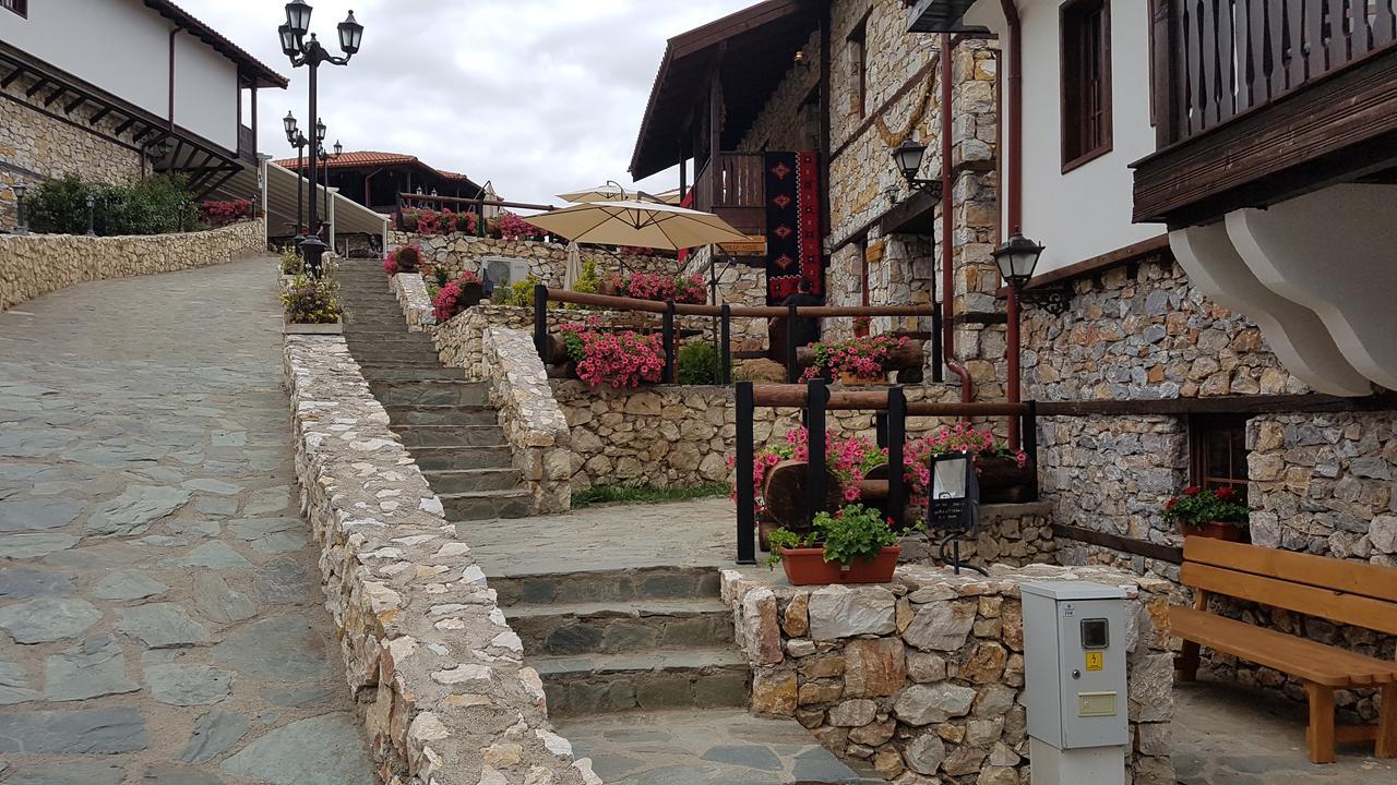 Macedonian Village Hotel & Resort Skopje Buitenkant foto