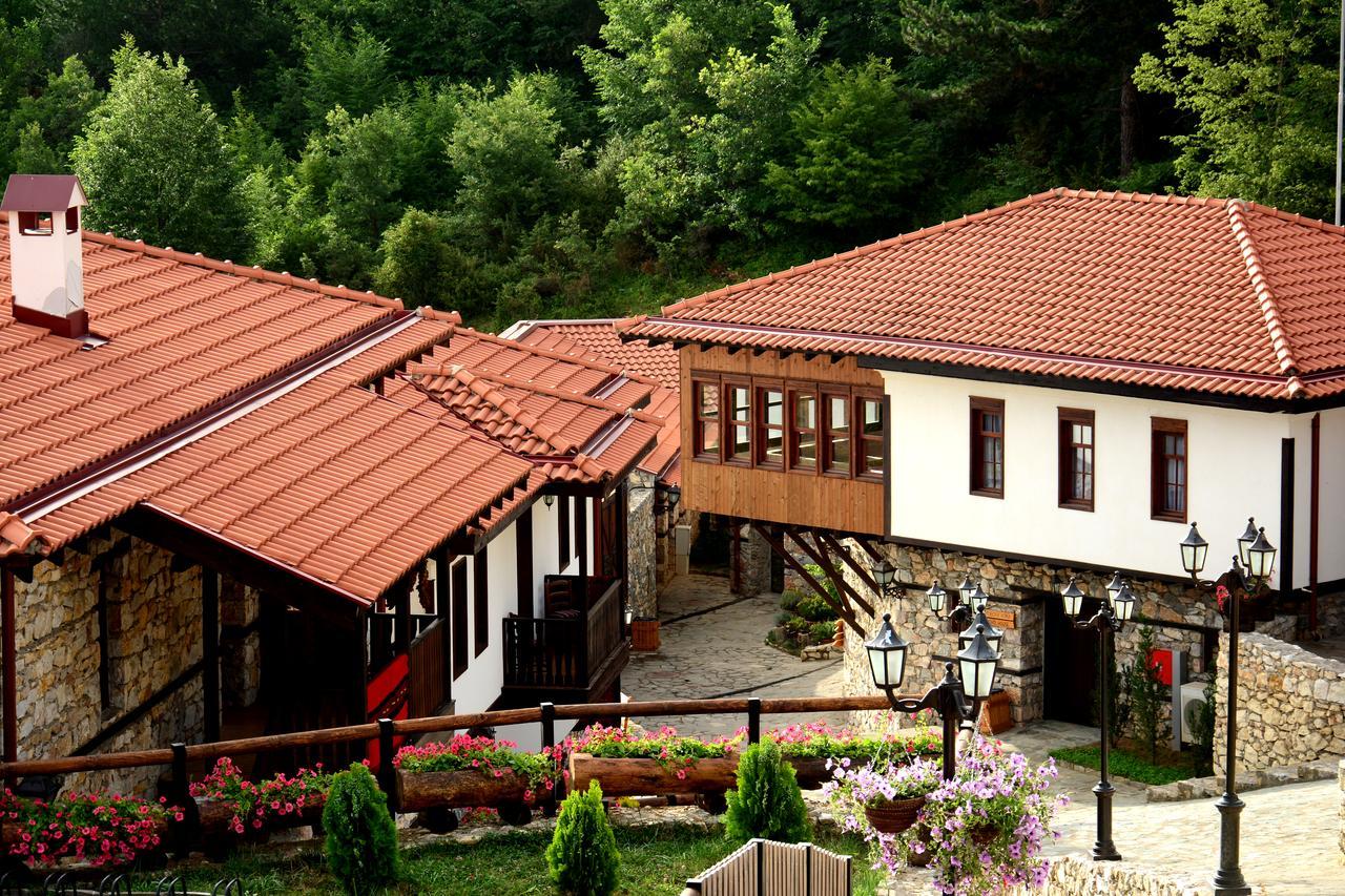 Macedonian Village Hotel & Resort Skopje Buitenkant foto