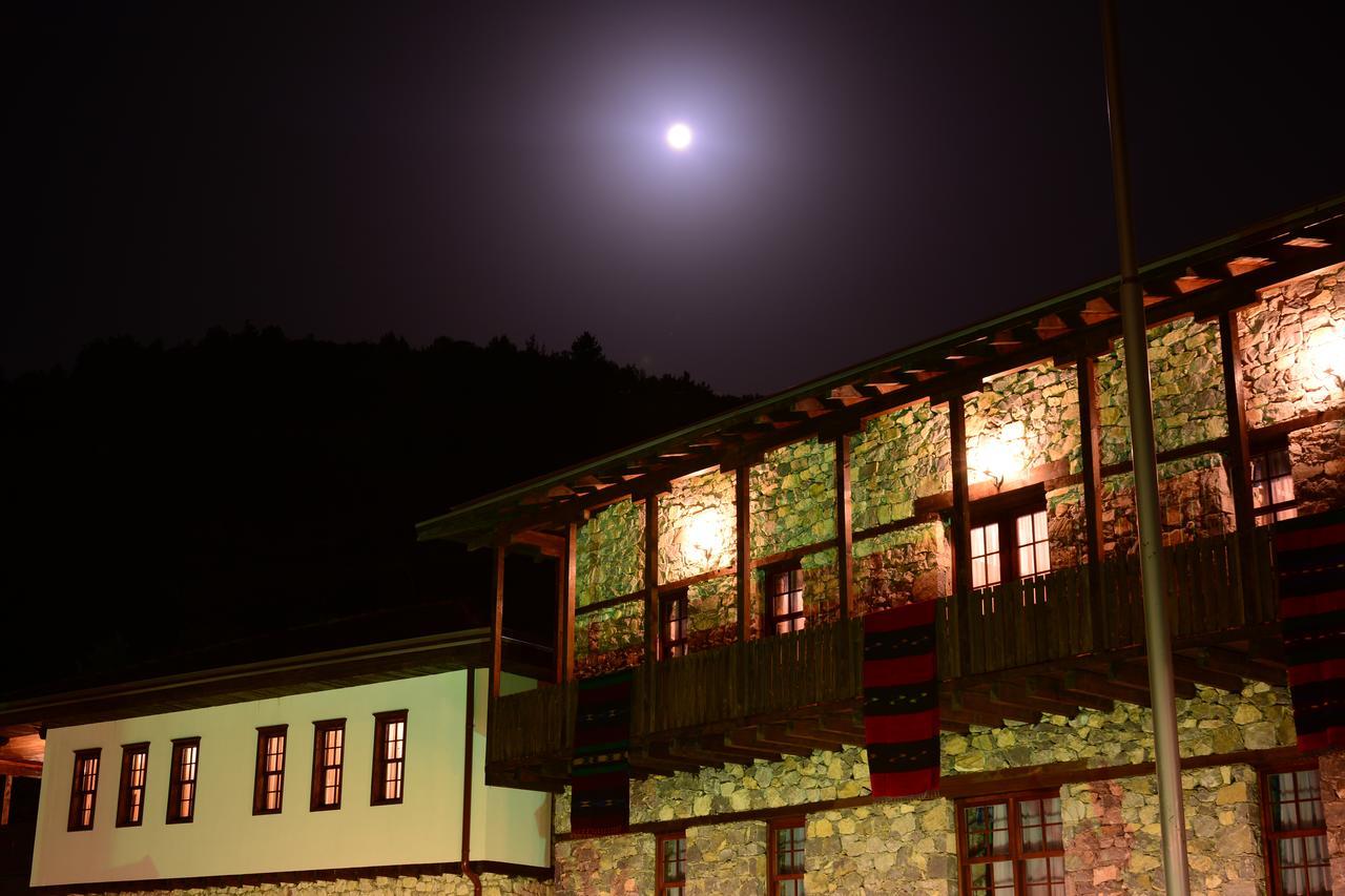 Macedonian Village Hotel & Resort Skopje Buitenkant foto