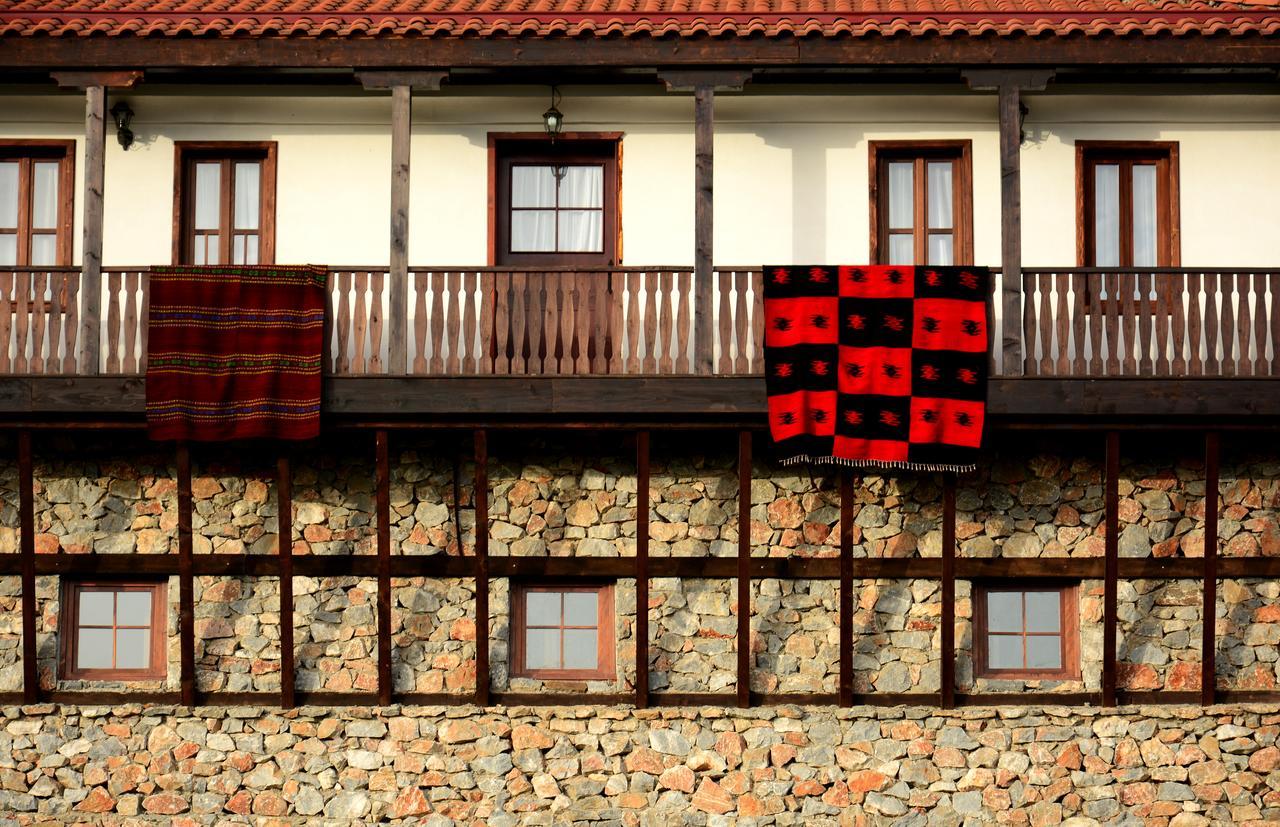 Macedonian Village Hotel & Resort Skopje Buitenkant foto