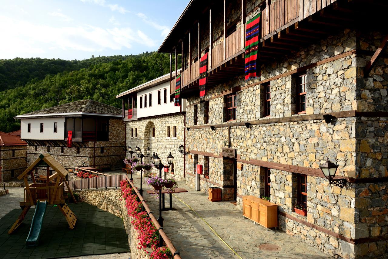 Macedonian Village Hotel & Resort Skopje Buitenkant foto