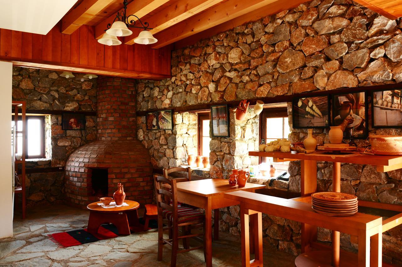 Macedonian Village Hotel & Resort Gorno Nerezi Buitenkant foto