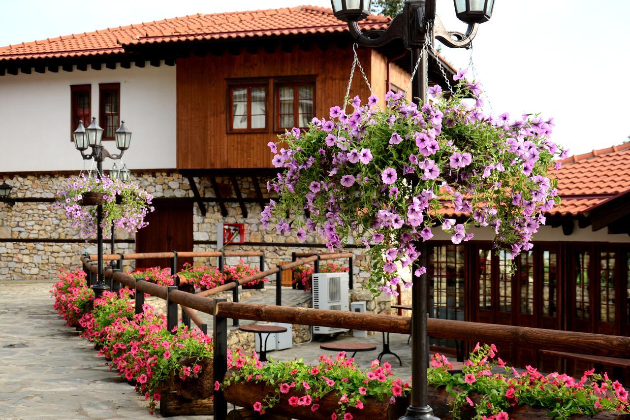 Macedonian Village Hotel & Resort Gorno Nerezi Buitenkant foto