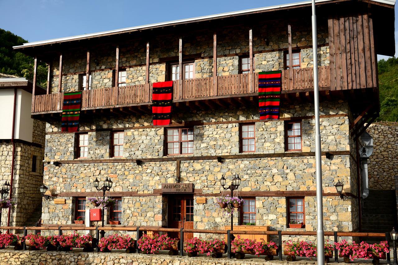 Macedonian Village Hotel & Resort Skopje Buitenkant foto