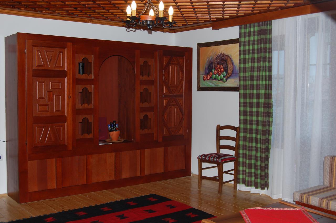 Macedonian Village Hotel & Resort Skopje Buitenkant foto