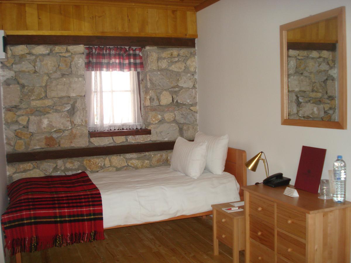 Macedonian Village Hotel & Resort Skopje Buitenkant foto