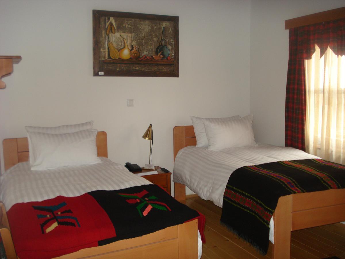 Macedonian Village Hotel & Resort Gorno Nerezi Buitenkant foto