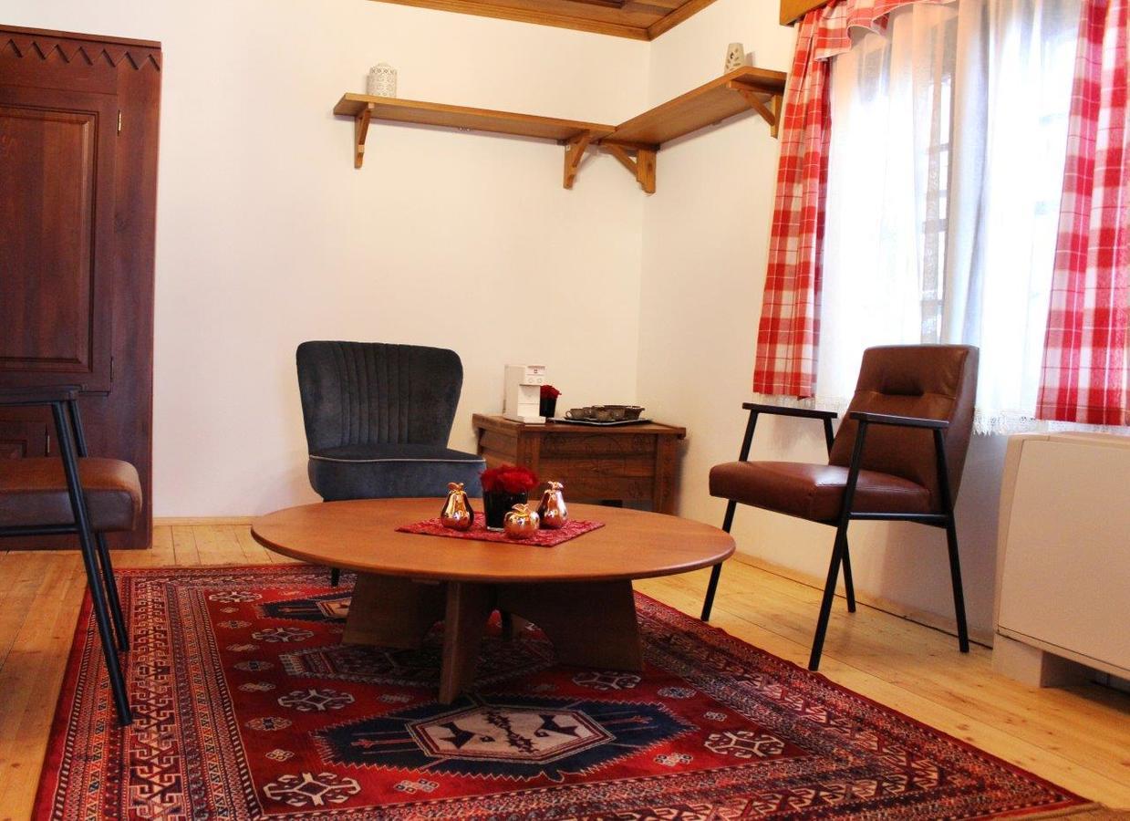 Macedonian Village Hotel & Resort Gorno Nerezi Buitenkant foto