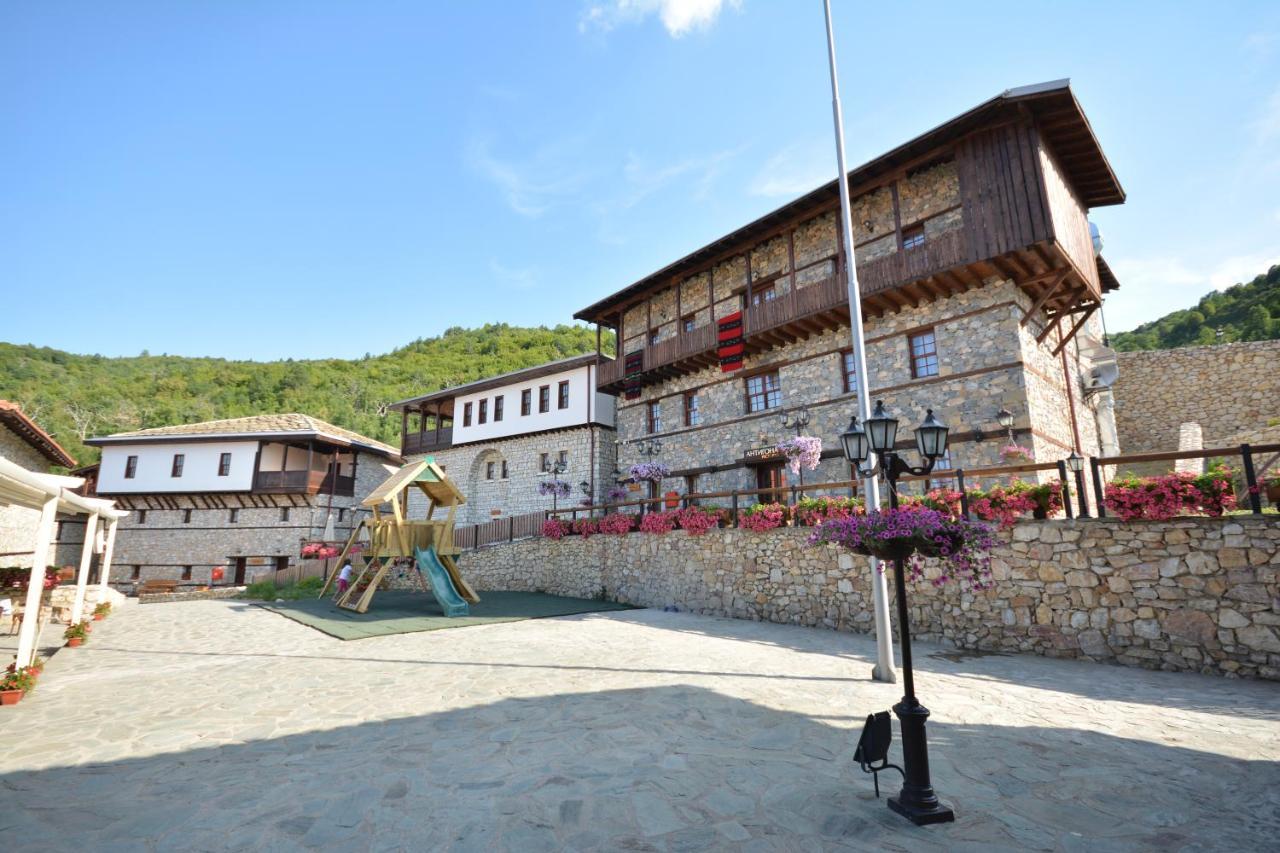 Macedonian Village Hotel & Resort Skopje Buitenkant foto